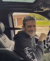Jeffrey Dean Morgan