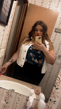 @Brooklynn1132_ - Character AI chatbot creator profile picture