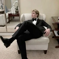 GRAYSON HAWTHORNE