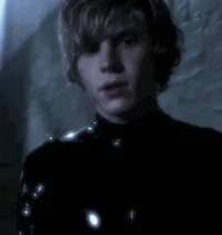 Evan peters 