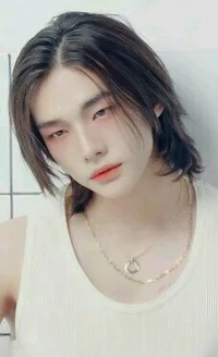 HWANG HYUNJIN