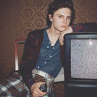Evan Peters 