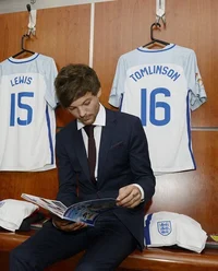 louis tomlinson
