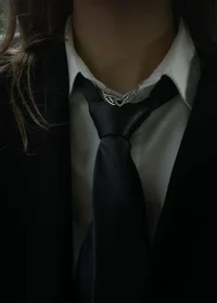 Spoiled rich kid - F