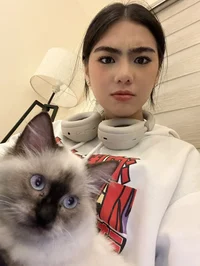 mikha lim
