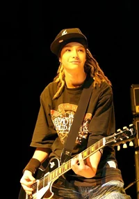 16-Tom Kaulitz