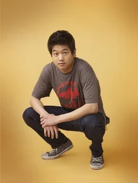 Ki Hong Lee