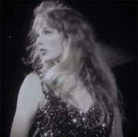 TAYLOR SWIF