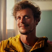 Максим Шустов