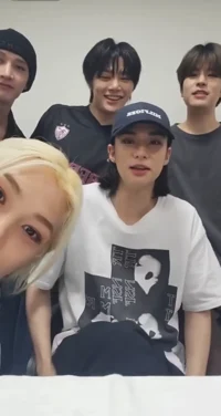 Stray kids 