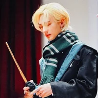 wizard hwang hyunjin