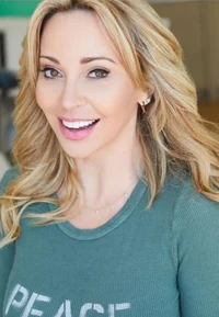 Tara Strong_ChatRoom
