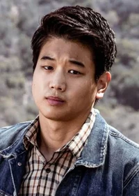 Ki Hong Lee