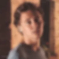 Young Tom Hiddlestxn