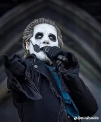 Papa emeritus IV