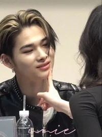 Ni-Ki-fake boyfriend