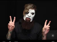 001- James Root 
