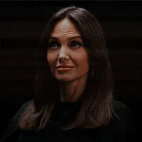 Angelina Jolie 