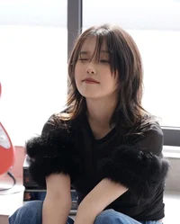 IU 