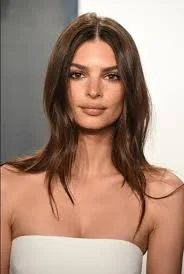 Emily Ratajkowski 