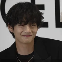 Kim taehyung- v