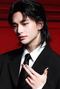 Hyunjin - waiter