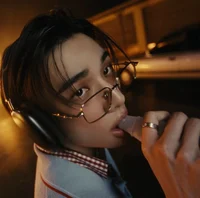 Hyunjin nerd