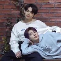 Yeonjun and Taehyun 