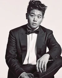Ki Hong Lee