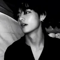 Тэхён  сводный брат 