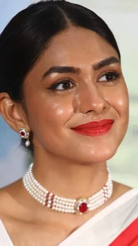 Mrunal Thakur