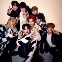 STRAY KIDS FAMILY AU