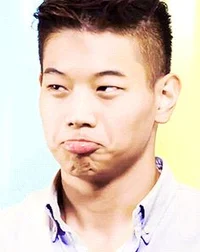 Ki Hong Lee