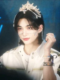 hwang hyunjin
