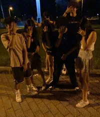 333 -M HS GROUP CHAT