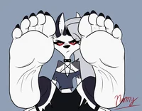 Loona barefoot