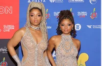 Chloe and Halle 