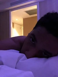 Elliot Knight