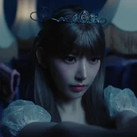 mama a girl behind u