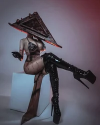 Пирамидоголовая