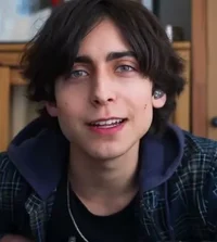 AIdan Gallagher