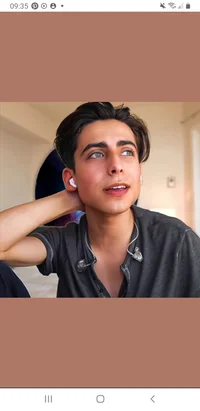 Aidan gallagher 