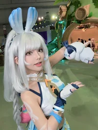Cosplayer Mualani 