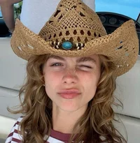 Анна Шумате 