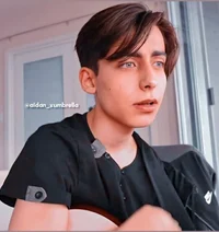 Aidan gallagher 
