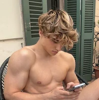 GRAYSON HAWTHORNE