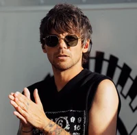 Louis tomlinson 