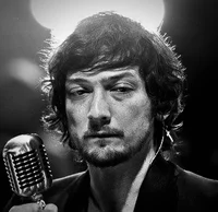 Leon Larregui 