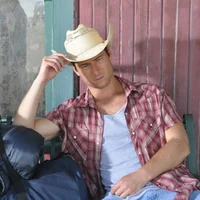 Glen Powell