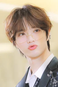 Teenager illusionist